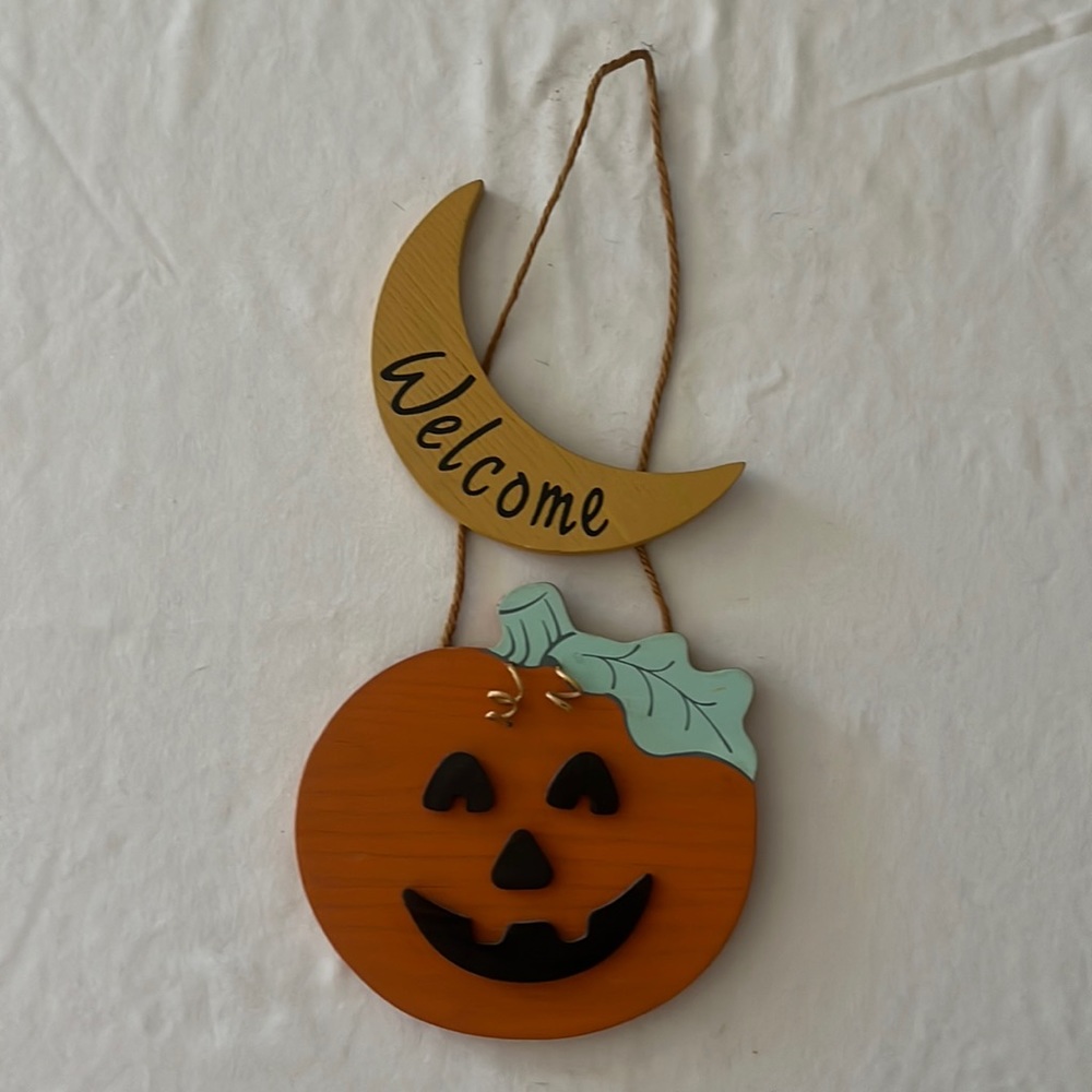 Wooden Pumpkin Welcome Sign
